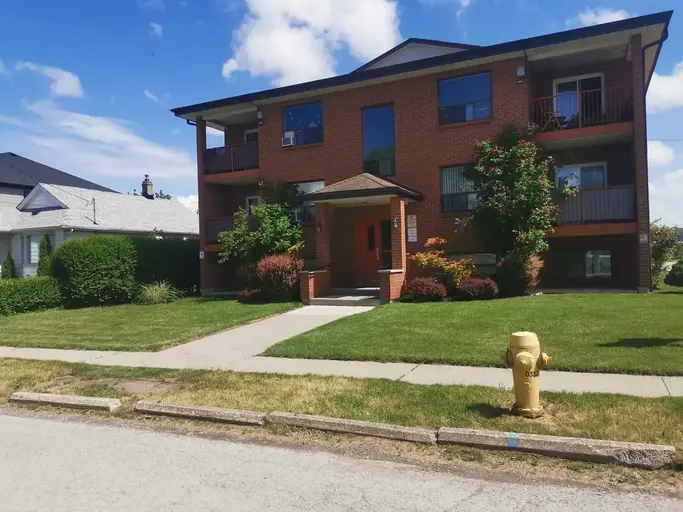 Valleywood Apartments | 6.5 Smythe st, St. Catharines | 3130000