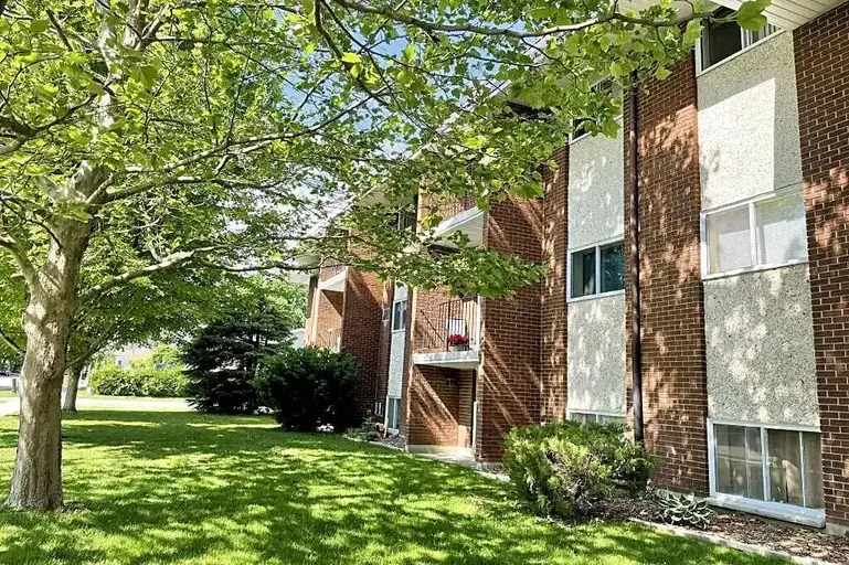 Suncoast Heights - ALL INCLUSIVE | 63 Suncoast Drive East, Goderich | 3130050
