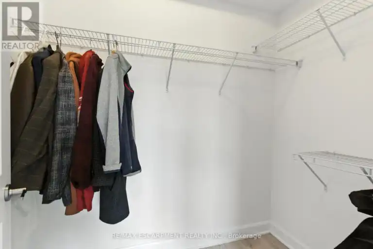 427 - 3240 WILLIAM COLTSON AVENUE | 427 - 3240 WILLIAM COLTSON AVENUE, Oakville | 3142646