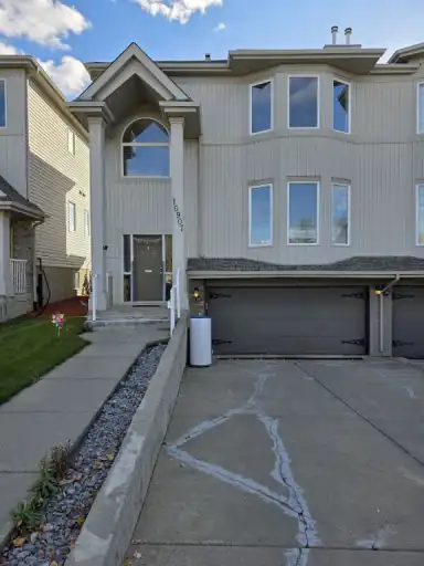 Spacious 3-Bedroom 2 Garage in Richford at Royal Garden Available IMMEDIATELY! | 10907 8 Avenue Southwest, Edmonton | 3130498