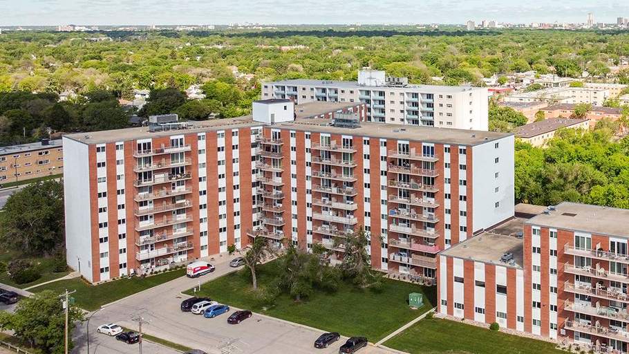 River Gardens | 21 Clayton Drive, Winnipeg | 3130585