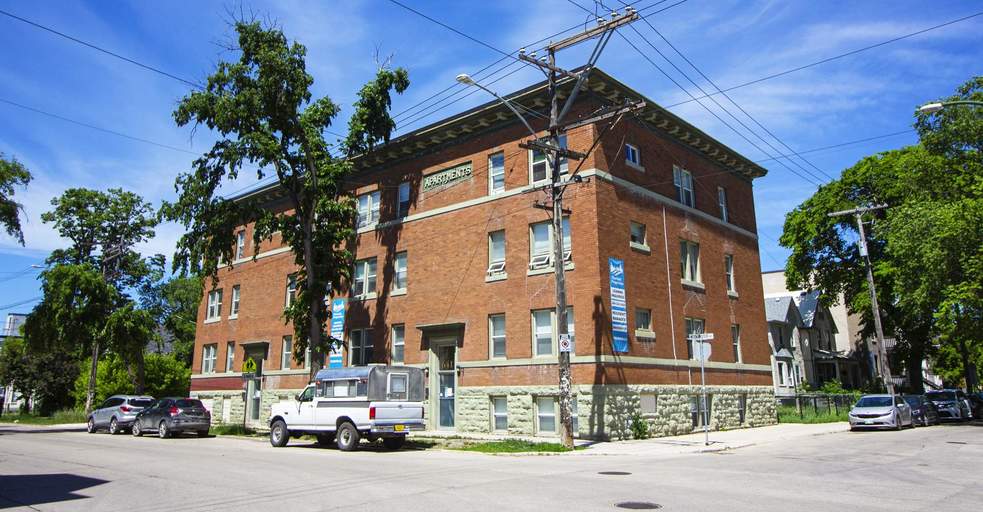 641/645 Westminster Avenue | 645 Westminster Avenue, Winnipeg | 3130594