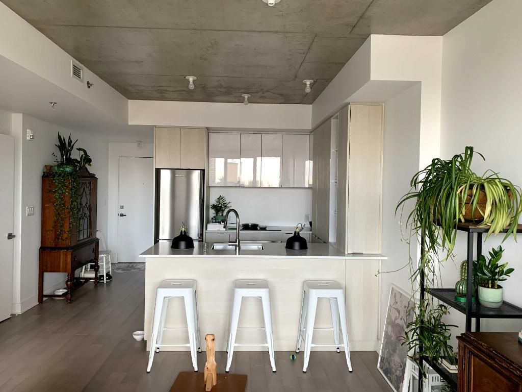 Libre immédiatement Condo 3 1/2 avec chambre fermée dans NDG. Très propre et lumineux. Électroménagers et eau chaude incluses. | 3130625