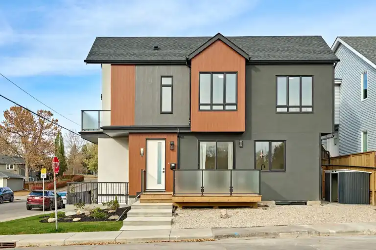 Brand New Luxury Townhouse in Windsor Park | 3 Bed+2.5 Bath | Prime Location | Calgary | 3160457