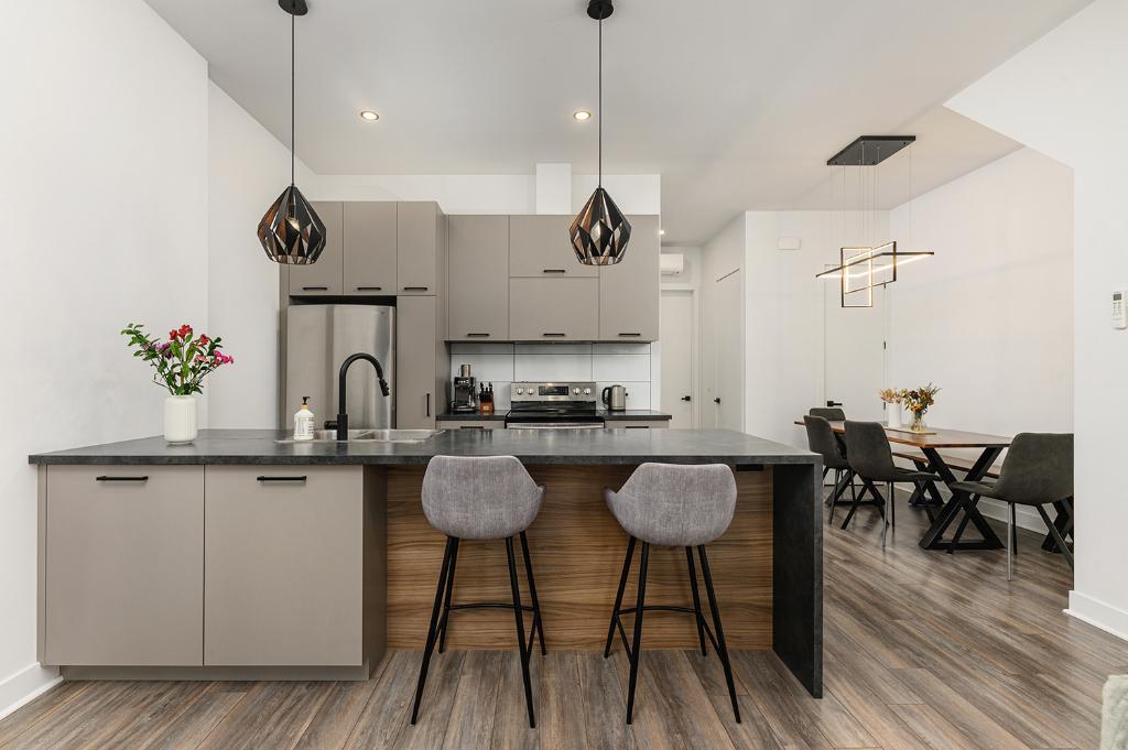 À louer / for Rent VERDUN : grand 4 ½ lumineux, près du métro, terrasse privée | 3130960