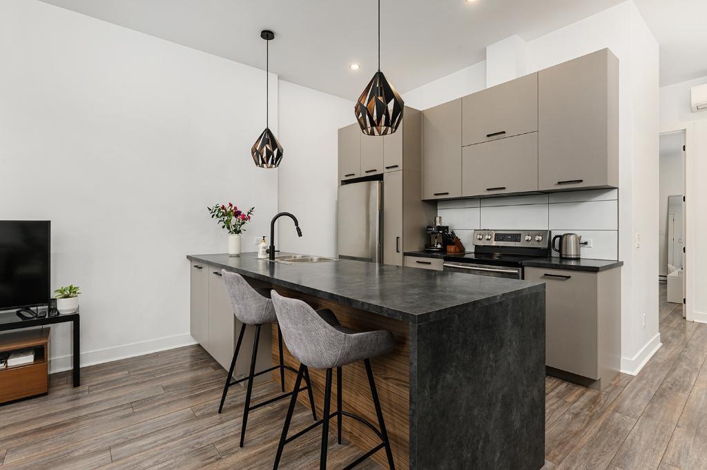 À louer / for Rent VERDUN : grand 4 ½ lumineux, près du métro, terrasse privée | 3130960
