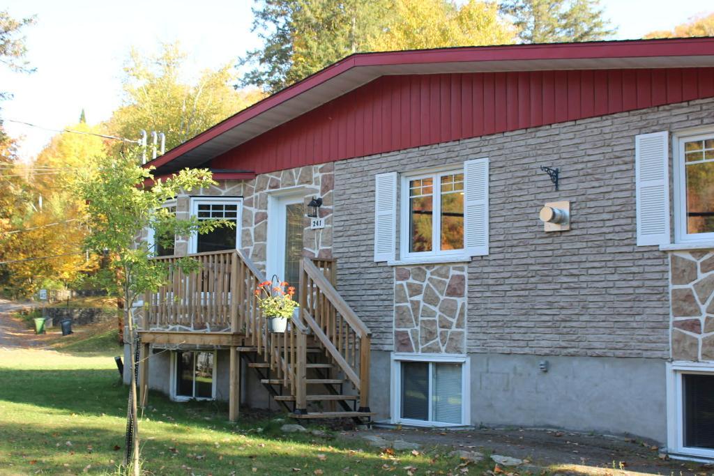 4 1/2 dans le vieux village de mont tremblant | 3130963