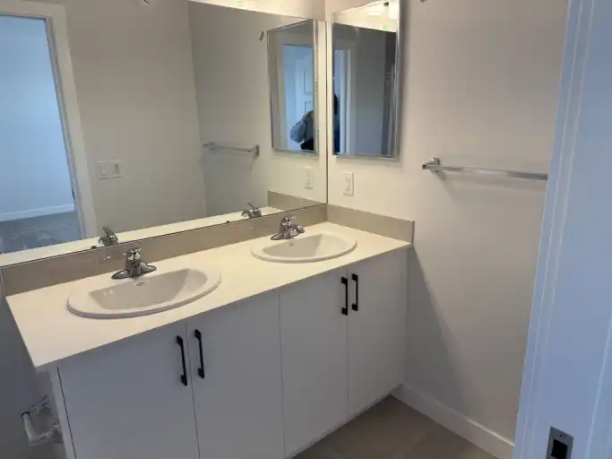 Brand New 3 Bedroom 2 1/2 Bath Home | Calgary | 3160738