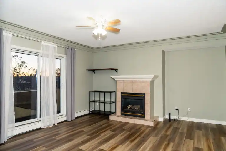 Cozy 2 bedrooms 1.5 bath NE | 301 - 1712 37 Street Southeast, Calgary | 3161020