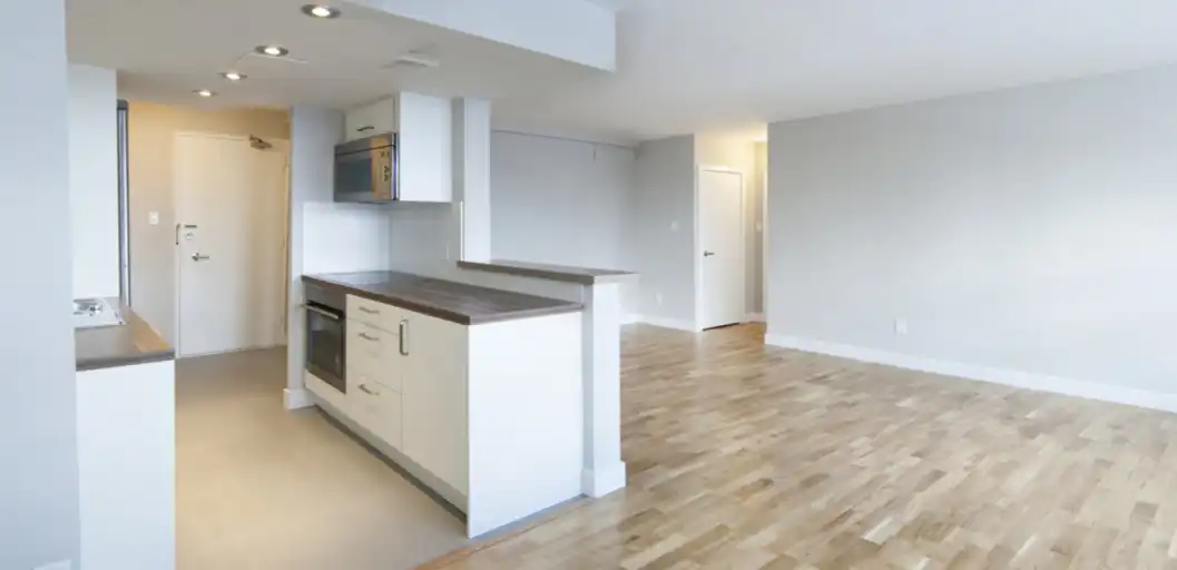 551 Eglinton Avenue East | 551 Eglinton Avenue East, Toronto | 3170406