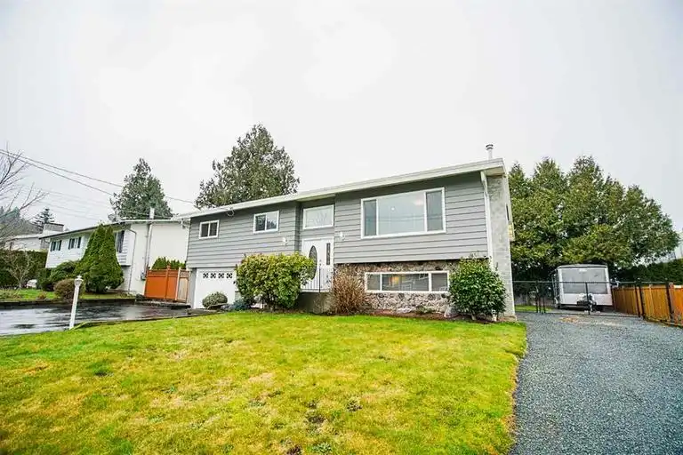 2 Bedroom Garden Level Bsmt Suite | 5829 Clover Drive, Chilliwack | 3135047