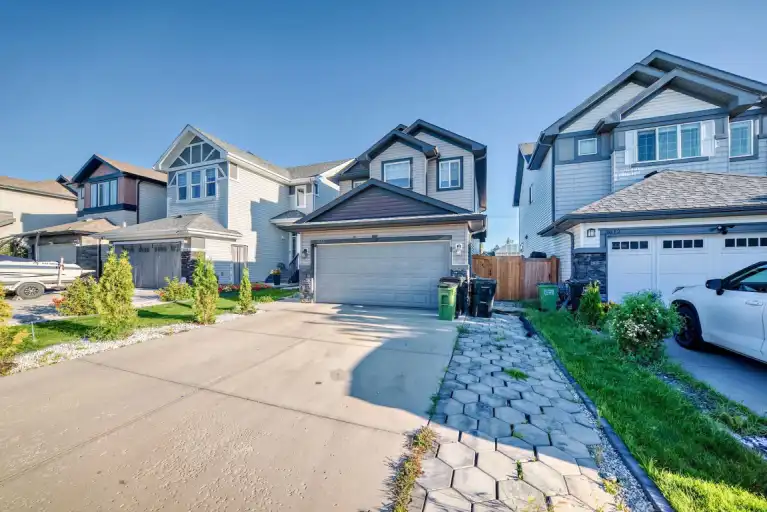 BEAUTIFUL & COZY 2-BEDROOM SUITE (Cy Becker) | 3616 168 Avenue Northwest, Edmonton | 3135092