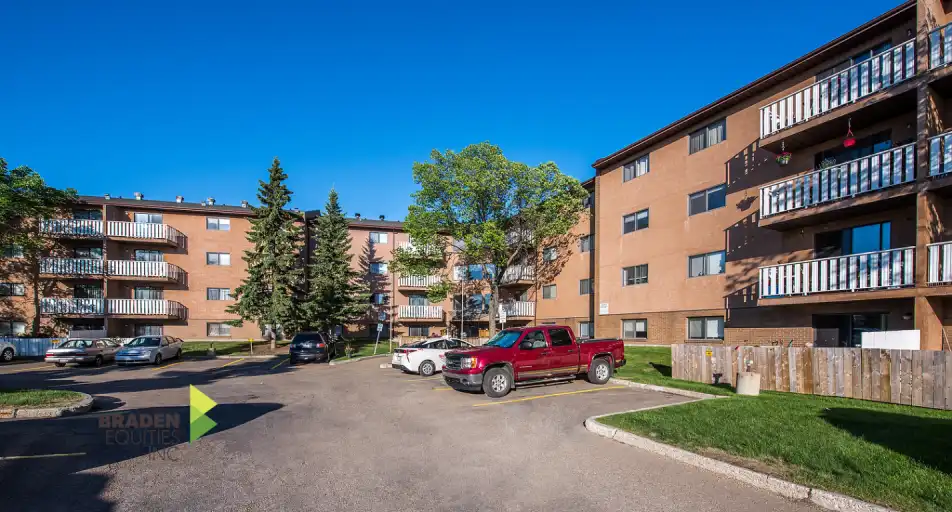 Castle Harbour | 10403 158 Avenue, Edmonton | 3135112
