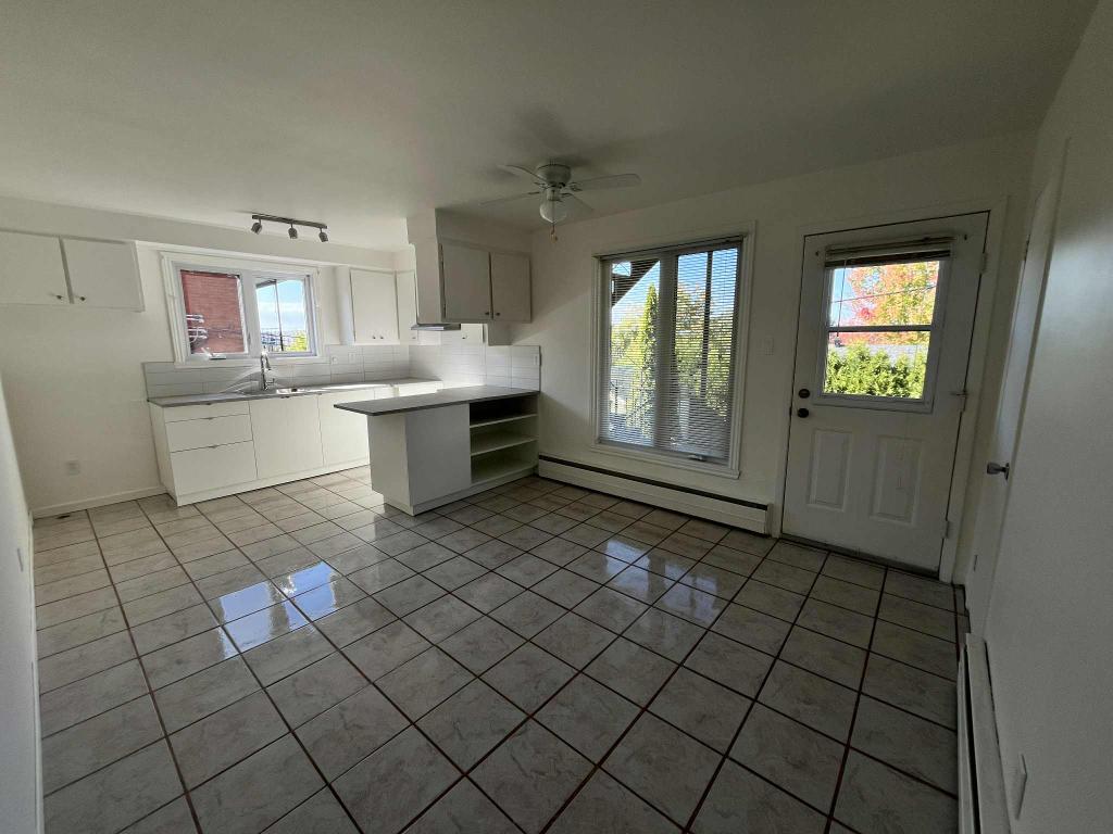 5 1/2 Fleurimont | 3135166