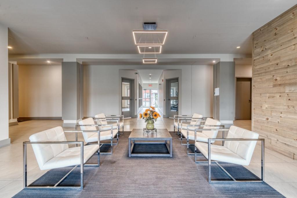 Superbe condo 3 ½ TOUT MEUBLÉ & TOUT INCLUS au Quartier Dix30 à Brossard | 3135194