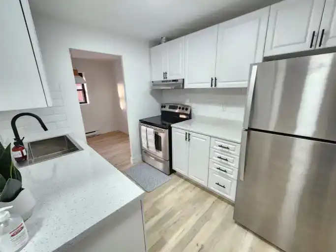 *GREAT LOCATION!* 2 Bdrm Home in a Quiet Building! | 563 Oxford Street, Oshawa | 3135548