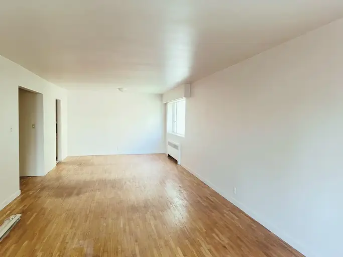 Conn Lodge | 2010 Barclay Street, Vancouver | 3140289