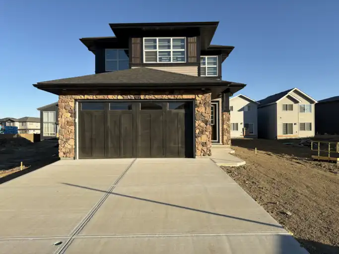 Luxury 4-Bedroom-3 Bathroom Home in Glenridding Heights | SF307 | 15864 27 Avenue Southwest, Edmonton | 3140349
