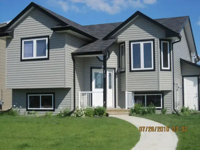 BLACKFALDS STUNNER        RENT IS FOR WHOLE HOUSE | 13 Pioneer Way, Blackfalds | 3140372