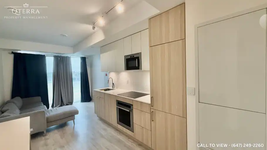 715-220 Missinnihe Way, Mississauga, Ontario L5H 0A9 | 220 Missinnihe Way, Mississauga | 3140546