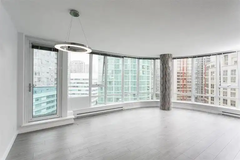 TV Towers 2 Bdrm, Parking, Renovated! | 788 Hamilton Street, Vancouver | 3140608