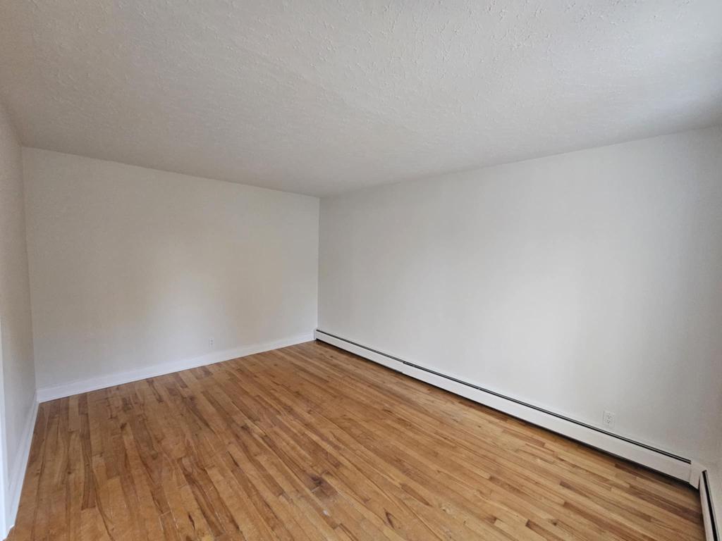 5 1/2 lumineux, chauffé, 1 stationnement déneigé | 3160173