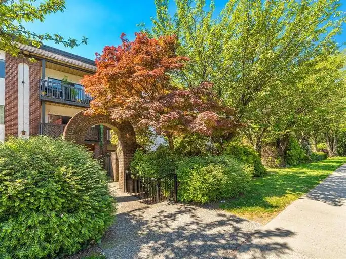 Beautiful Spacious 1 Bedroom Apartment In Lower Lonsdale! | 211 3rd Street West, North Vancouver | 3145838