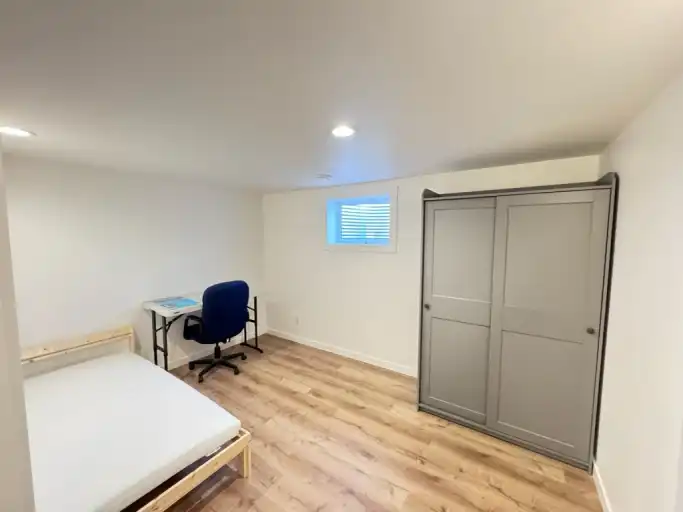 Two newly renovated rooms for rent, close to bus & UofC. | 9 Cheltenham Road Northwest, Calgary | 3145909