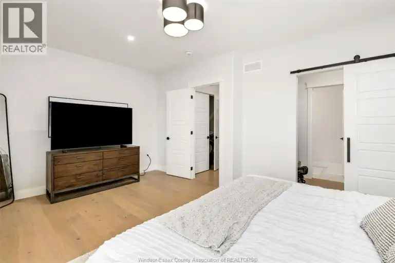 1033 WALKER | 1033 WALKER, Windsor | 3175129