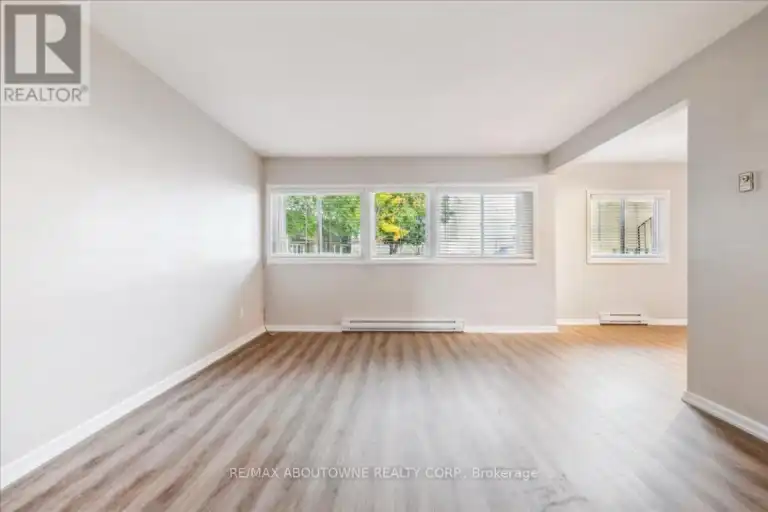 1 - 2350 QUEENSWAY DRIVE | 1 - 2350 QUEENSWAY DRIVE, Burlington | 3172516