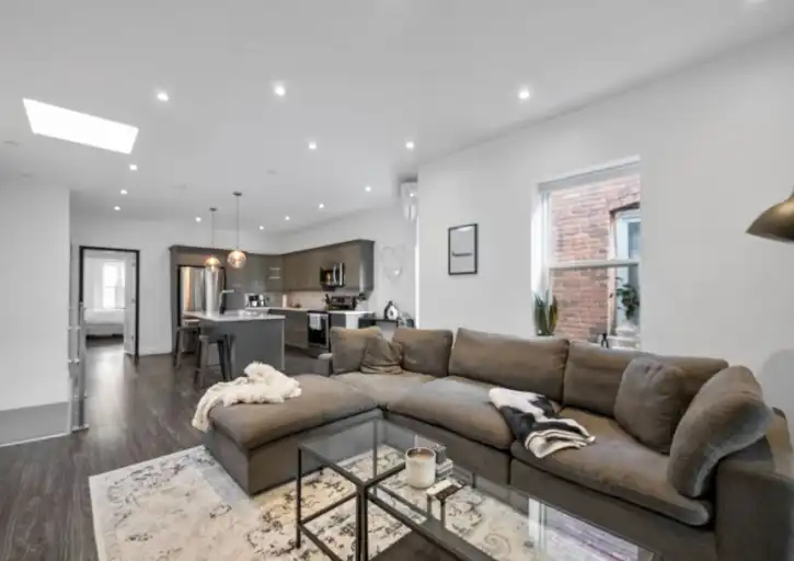 Unbeatable Roncesvalles Location - 2 bed 2 bath apartment | 2243 Dundas Street West, Toronto | 3146775
