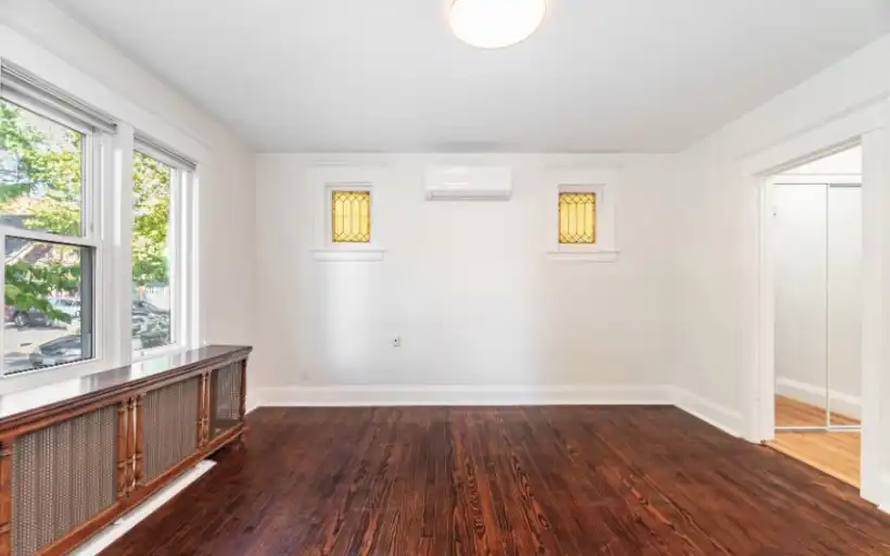 Charming Main Floor Apartment - High Park - 2 bed 1 Parking  - Utilities Included | 379 Parkside Drive, Toronto | 3146947