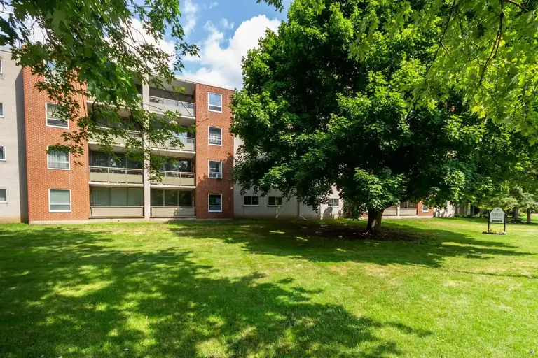 Terrace Towers Apartments - PARKING SPACE, HEAT & WATER INCLUDED | 125 Raymond Street, Guelph | 3147172