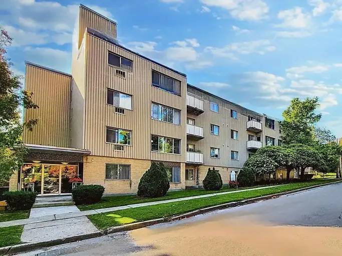 Belle Ayre Apartments - PARKING, HEAT & WATER INCLUDED | 14 Home Street, Guelph | 3147275