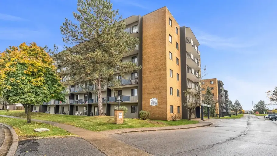 Lynden Park Towers | 65 Sympatica Crescent, Brantford | 3147358