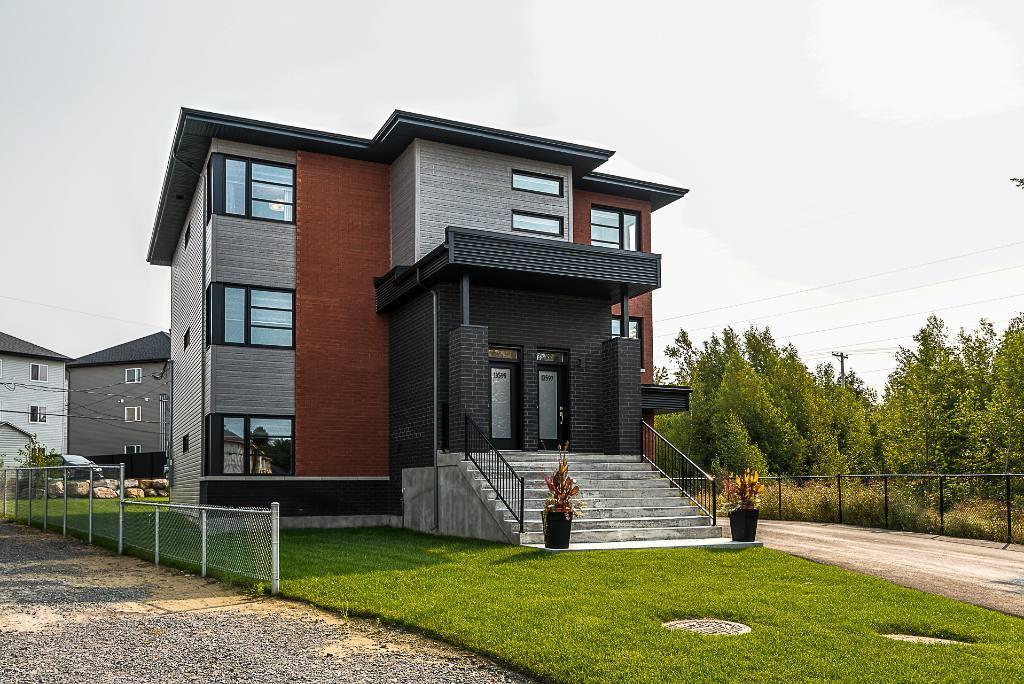 Appartement 5 1/2 HAUT DE GAMME avec garage chauffé et éclairé ainsi que, 2 stationnements extérieurs | 3147726