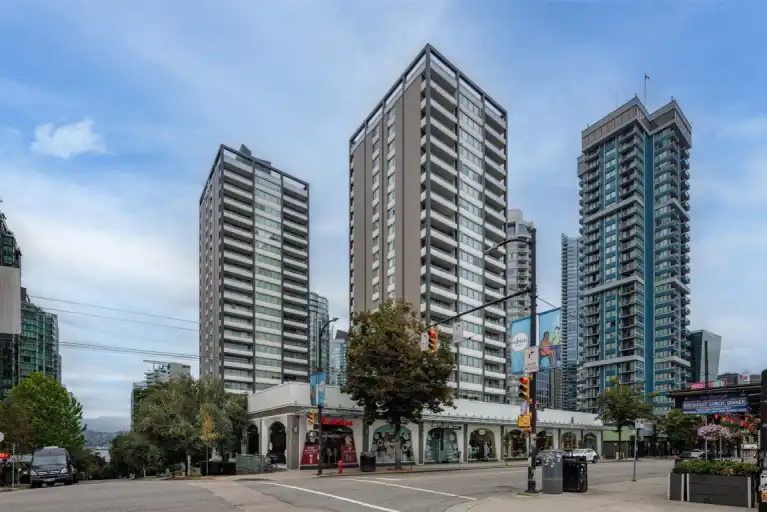 Pacific Palisades | 788 Jervis Street, Vancouver | 3150880