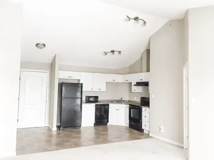 Amazing 2 Bed, 2 Bath Condo – High Ceiling! Parking Included | Pet-Friendly | | 320 Clareview Station Drive Northwest, Edmonton | 3149114