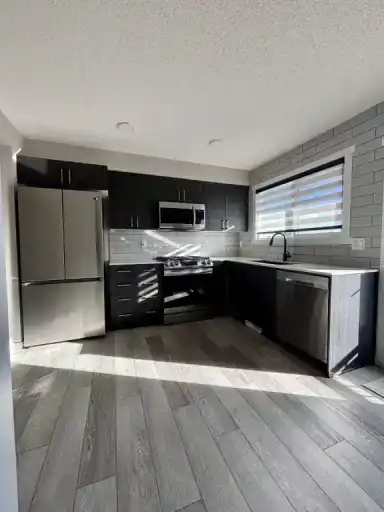 >>>FREE RENT with a 12-Month Lease>>> Beautiful 3 Story, End Unit Townhouse in Aster | 1244 Aster Boulevard, Edmonton | 3148222