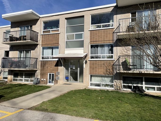 2 bedroom apartment | 2154 Lilnan Court, Burlington | 3175023
