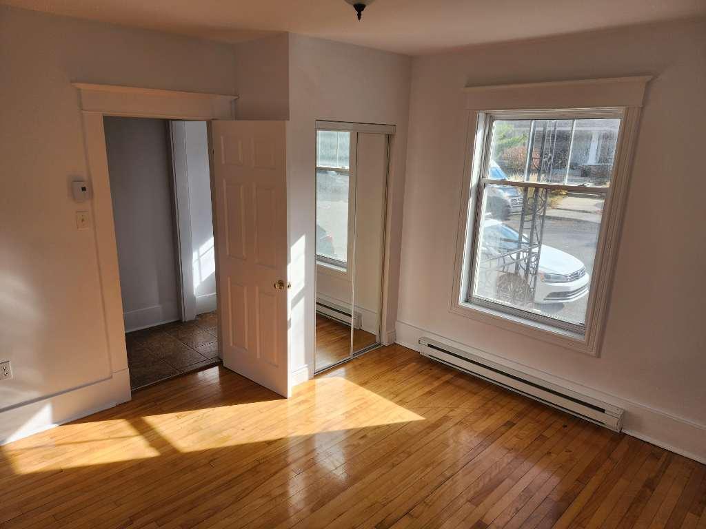 Beau 3 1/2 bien éclairé! | 3148992