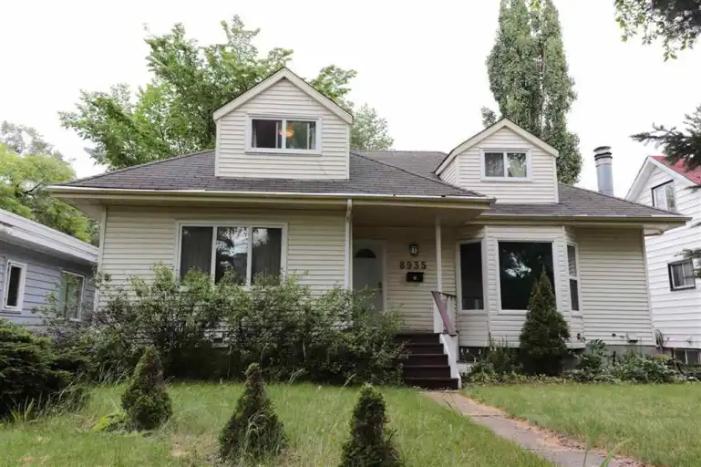 8935 117 ST NW - Room availabe close to U of A | 8935 117 Street Northwest, Edmonton | 3149123