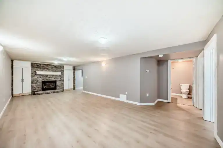 Very Spacious 2 Bedroom 950 sqft lower suite of a renovated house | 207 Homestead Crescent, Edmonton | 3149137