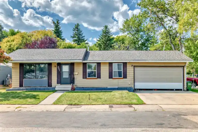 Nice & Cozy 3 Bedroom  1100sqft  Upper Suite  of a Renovated House | 207 Homestead Crescent, Edmonton | 3149152