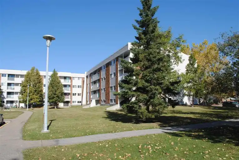Available Now! Spacious 2 Bedroom Southside Apartment, Pool and Fitness Center | 11235 31 Ave NW, Edmonton | 3149155