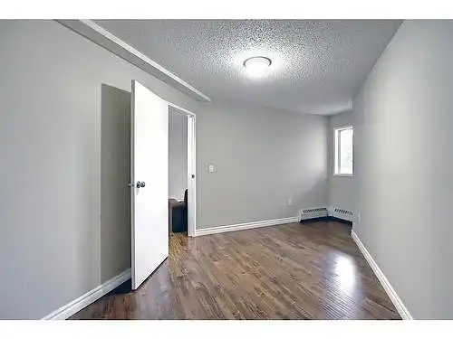 room to rent in beautiful condo | 209 - 20 Dover Point Southeast, Calgary | 3153442