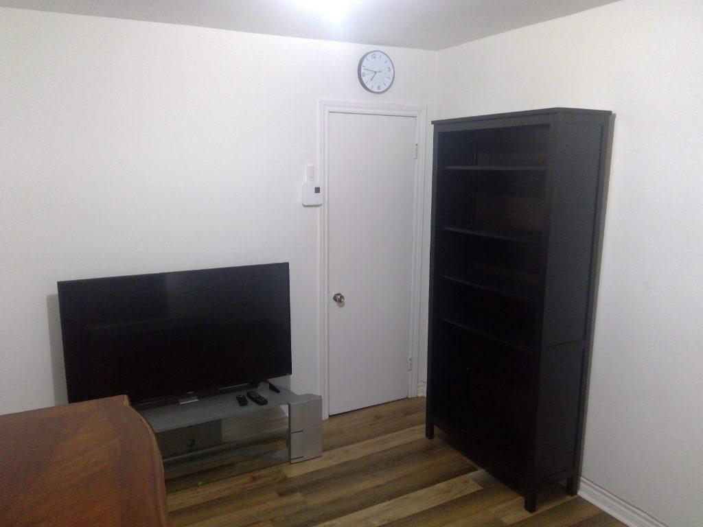 🏡 Magnifique 4½ rénové et meublé à louer – Montréal-Est, à deux pas du fleuve 📍 : 53A avenue Dubé, Montréal-Est (QC) H1B 4W8 💰 Loyer : 2 000 | 3149208