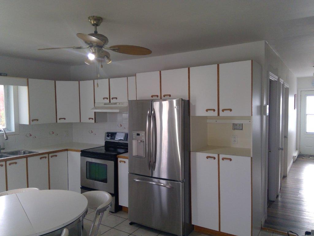 🏡 Magnifique 4½ rénové et meublé à louer – Montréal-Est, à deux pas du fleuve 📍 : 53A avenue Dubé, Montréal-Est (QC) H1B 4W8 💰 Loyer : 2 000 | 3149208