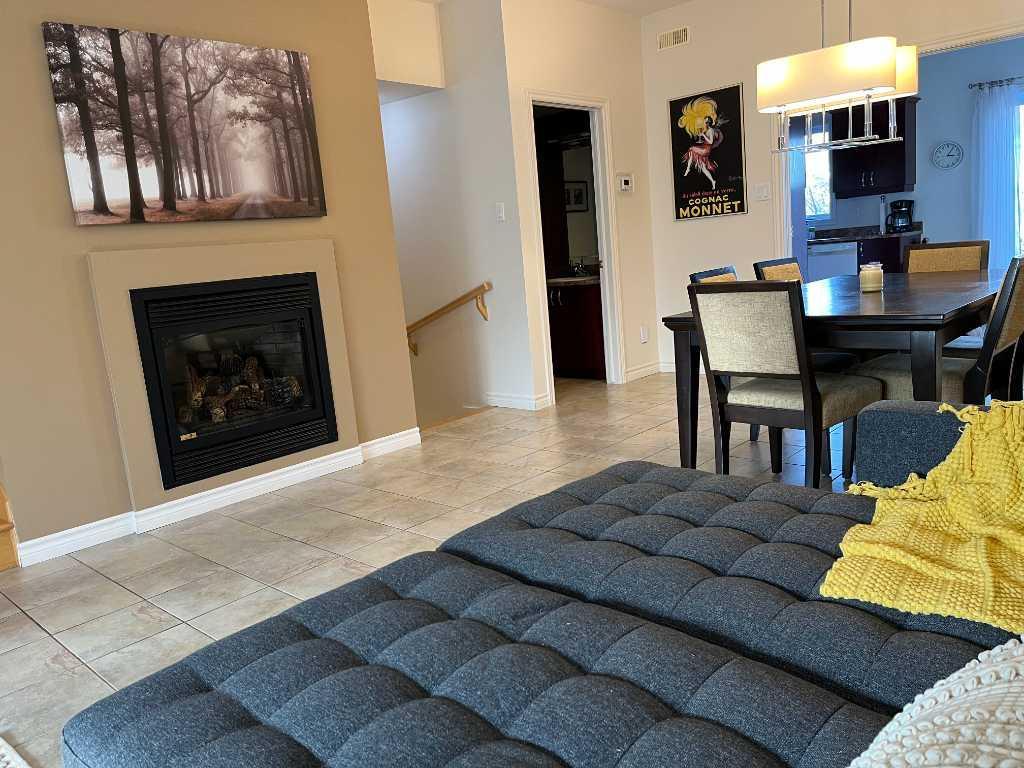 Condo à louer - 3 chambres - Disponible en avril | 3149211