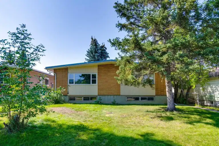 3 Bed Upper Unit – 631 37 St SW Calgary | 631A - 631 37 Street Southwest, Calgary | 3149456